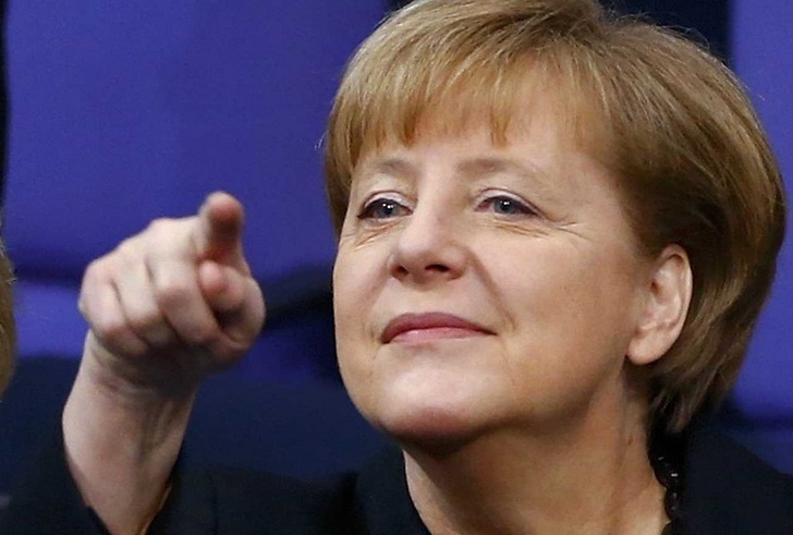 Merkel entame son troisième mandat par une visite à Paris Merkel entame son troisième mandat par une visite à Paris