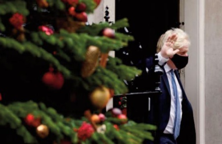 Boris Johnson admet sa présence à une fête pendant le confinement et s'excuse
