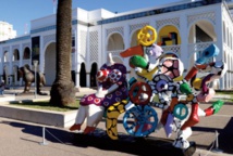“La machine à rêver ” de Niki de Saint Phalle illumine l'esplanade du Musée Mohammed VI