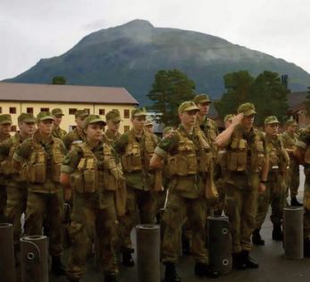 Les conscrits norvégiens priés de laisser leurs sous-vêtements à leurs successeurs Les conscrits norvégiens priés de laisser leurs sous-vêtements à leurs successeurs