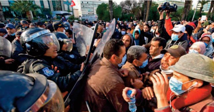 En Tunisie, manifestations anti-Saied pour l'anniversaire de la chute de la dictature En Tunisie, manifestations anti-Saied pour l'anniversaire de la chute de la dictature
