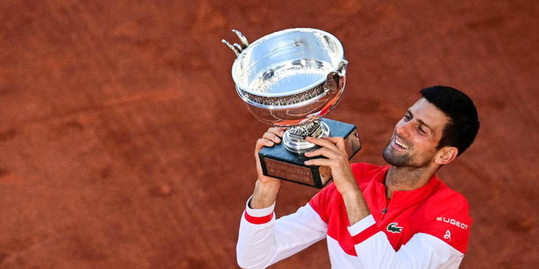 Novak Djokovic ou l’histoire du “Docteur Djoko” et “Mister Djoker” Novak Djokovic ou l’histoire du “Docteur Djoko” et “Mister Djoker”