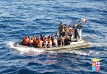 La Marine italienne sauve plus de mille migrants