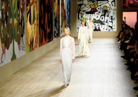 Quand la broderie raconte la haute couture Quand la broderie raconte la haute couture