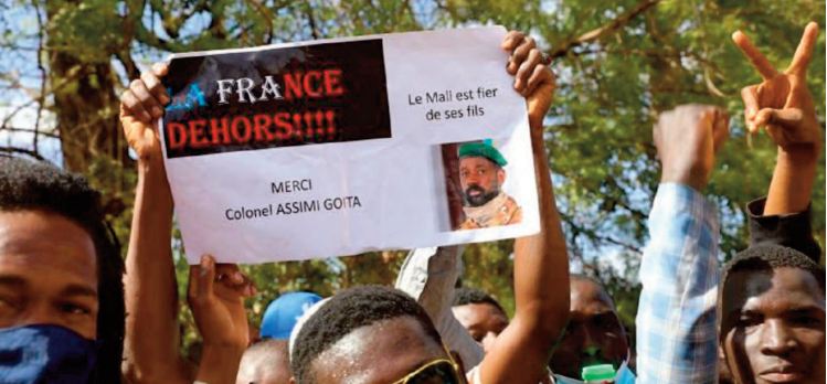 La crise des relations franco-maliennes, aigue et exaspérée plonge la région du Sahel dans le cahot…