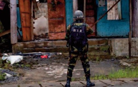 Des réfugiés camerounais racontent cinq ans d' une guerre oubliée Des réfugiés camerounais racontent cinq ans d' une guerre oubliée