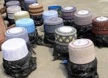 Au Nigeria, la jeune génération boude le chapeau traditionnel Au Nigeria, la jeune génération boude le chapeau traditionnel