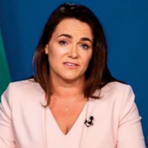 Katalin Novak Première femme présidente en Hongrie Katalin Novak Première femme présidente en Hongrie