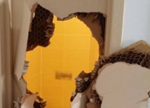 Insolite : Coincé dans la douche Insolite : Coincé dans la douche