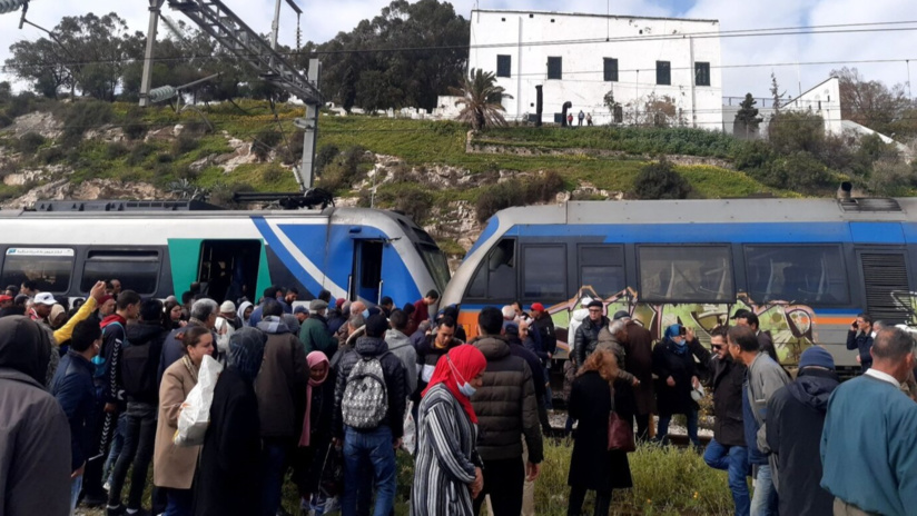 95 blessés dans une collision entre deux trains en Tunisie 95 blessés dans une collision entre deux trains en Tunisie