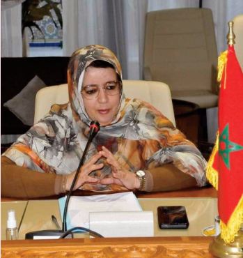 Aouicha Zelfi souligne le rôle du Parlement dans le débat sur le droit international humanitaire