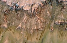 Insolite : De l’eau liquide coule-t-elle sur Mars Insolite : De l’eau liquide coule-t-elle sur Mars
