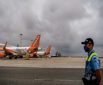 Le Covid plane de nouveau sur le transport aérien