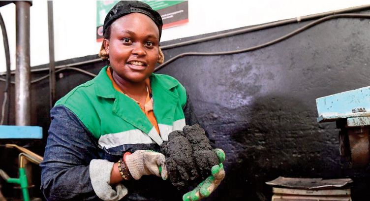 Au Kenya, le plastique devient brique Au Kenya, le plastique devient brique