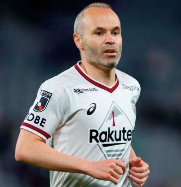 Iniesta découvre au Japon le spectre de la relégation