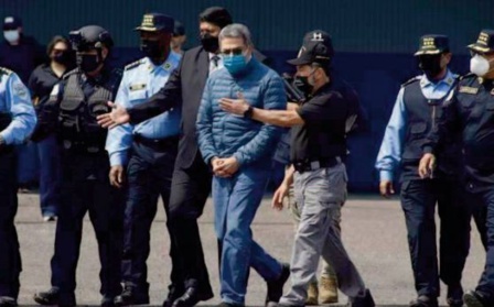 Soupçonné de trafic de drogue, l'ex-président du Honduras extradé aux Etats-Unis Soupçonné de trafic de drogue, l'ex-président du Honduras extradé aux Etats-Unis