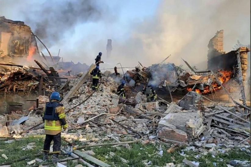 Une frappe russe tue 60 civils selon Zelensky