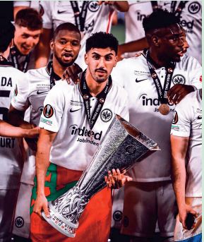 Aymen Barkok champion de l'Europa League avec l'Eintracht Francfort