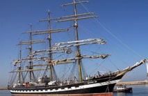 Le voilier-école russe “Kruzenshtern” jette les amarres au port d’Agadir