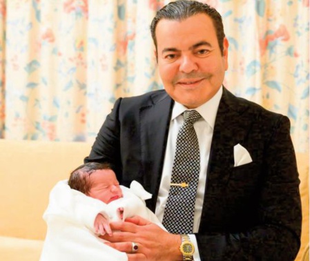 Naissance dans le foyer de SAR le Prince Moulay Rachid d' un nouveau-né que S.M le Roi a baptisé du nom de SA le Prince Moulay Abdeslam