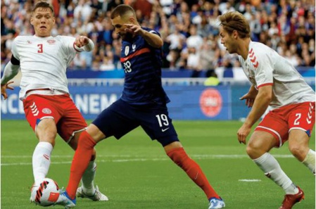 Les Bleus renversés par le Danemark Mbappé blessé