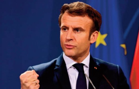 Bousculé par la gauche, le camp Macron en campagne en France pour conserver sa majorité absolue à l'Assemblée