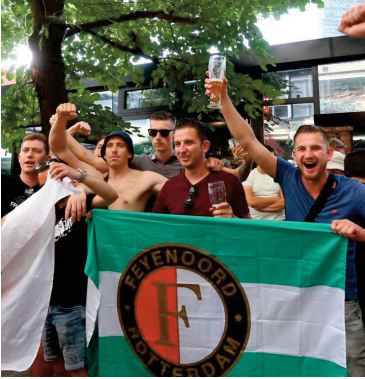 Les Pays-Bas testent la technologie intelligente contre le racisme au foot Les Pays-Bas testent la technologie intelligente contre le racisme au foot