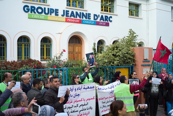 Nouveau sit-in de protestation de l’Association des parents d’élèves de Jeanne d’Arc