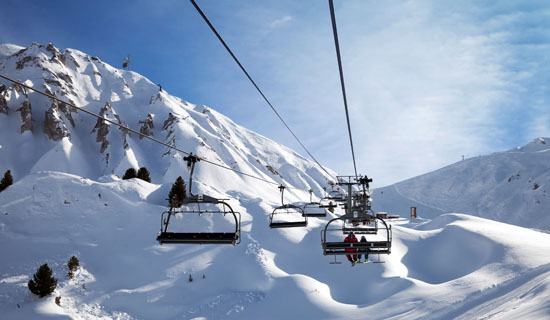 En Suisse, le casse-tête du démontage des stations de ski fermées