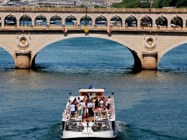 Pour refroidir ses monuments, Paris mise sur la Seine Pour refroidir ses monuments, Paris mise sur la Seine