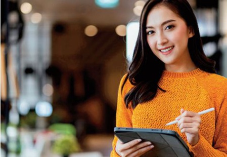 Des agents municipaux priés de sourire sous peine d'amende Des agents municipaux priés de sourire sous peine d'amende