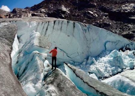La fonte des glaciers redessine la frontière italo-suisse La fonte des glaciers redessine la frontière italo-suisse