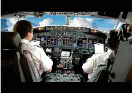 Malgré des progrès, l'aéronautique reste un club très masculin Malgré des progrès, l'aéronautique reste un club très masculin