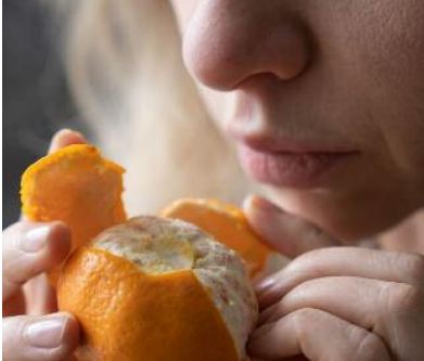 Covid : Goût et odorat restent durablement affectés chez 5% des patients