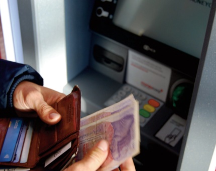 Au Royaume-Uni, l'inflation dépasse 10% et plombe le coût de la vie