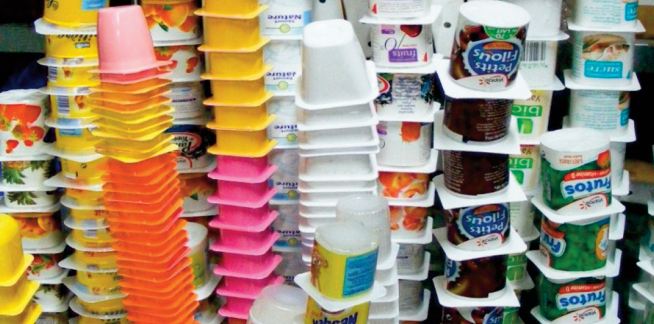 Une start-up canadienne s’attaque au recyclage chimique des pots de yaourt Une start-up canadienne s’attaque au recyclage chimique des pots de yaourt