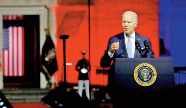 Avec une virulence rare, Biden dénonce l'extrémisme deTrump