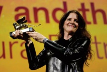 Le dernier combat de la photographe Nan Goldin primé à Venise Le dernier combat de la photographe Nan Goldin primé à Venise