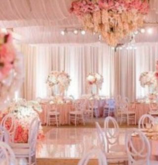 Les professionnels du mariage voient la vie en rose, et un peu en vert Les professionnels du mariage voient la vie en rose, et un peu en vert