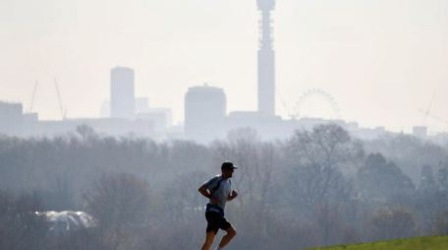 Des scientifiques dévoilent comment la pollution de l'air peut provoquer certains cancers du poumon Des scientifiques dévoilent comment la pollution de l'air peut provoquer certains cancers du poumon