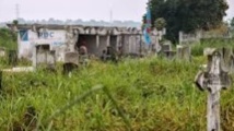 Viens chez moi, j’habite dans un cimetière Viens chez moi, j’habite dans un cimetière