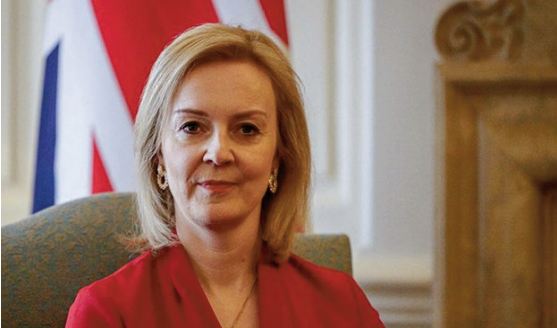 Au Royaume-Uni, le gouvernement durcit encore son discours anti-immigration