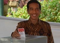 Widodo revendique la victoire à la présidentielle indonésienne Widodo revendique la victoire à la présidentielle indonésienne