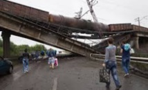 Des blindés de l'armée ukrainienne à une vingtaine de km au sud de Donetsk Des blindés de l'armée ukrainienne à une vingtaine de km au sud de Donetsk