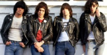 Les Ramones, “parrains” américains du punk