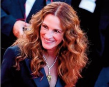 Julia Roberts raconte qu ' un dermatologue lui a conseillé de «combler» ses rides du sourire Julia Roberts raconte qu ' un dermatologue lui a conseillé de «combler» ses rides du sourire