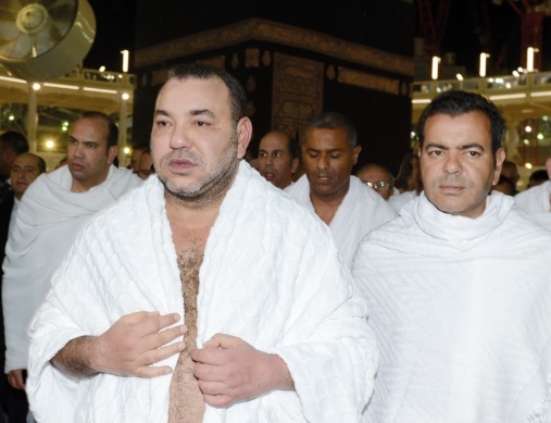 S.M le Roi accomplit la Omra S.M le Roi accomplit la Omra