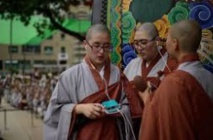 Insolite : Concours  de prières bouddhistes