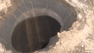 Un mystérieux trou géant s’est formé dans le sol de Sibérie