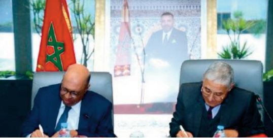 Attijariwafa bank et le Crédit Agricole du Maroc signent un mémorandum d'entente Attijariwafa bank et le Crédit Agricole du Maroc signent un mémorandum d'entente